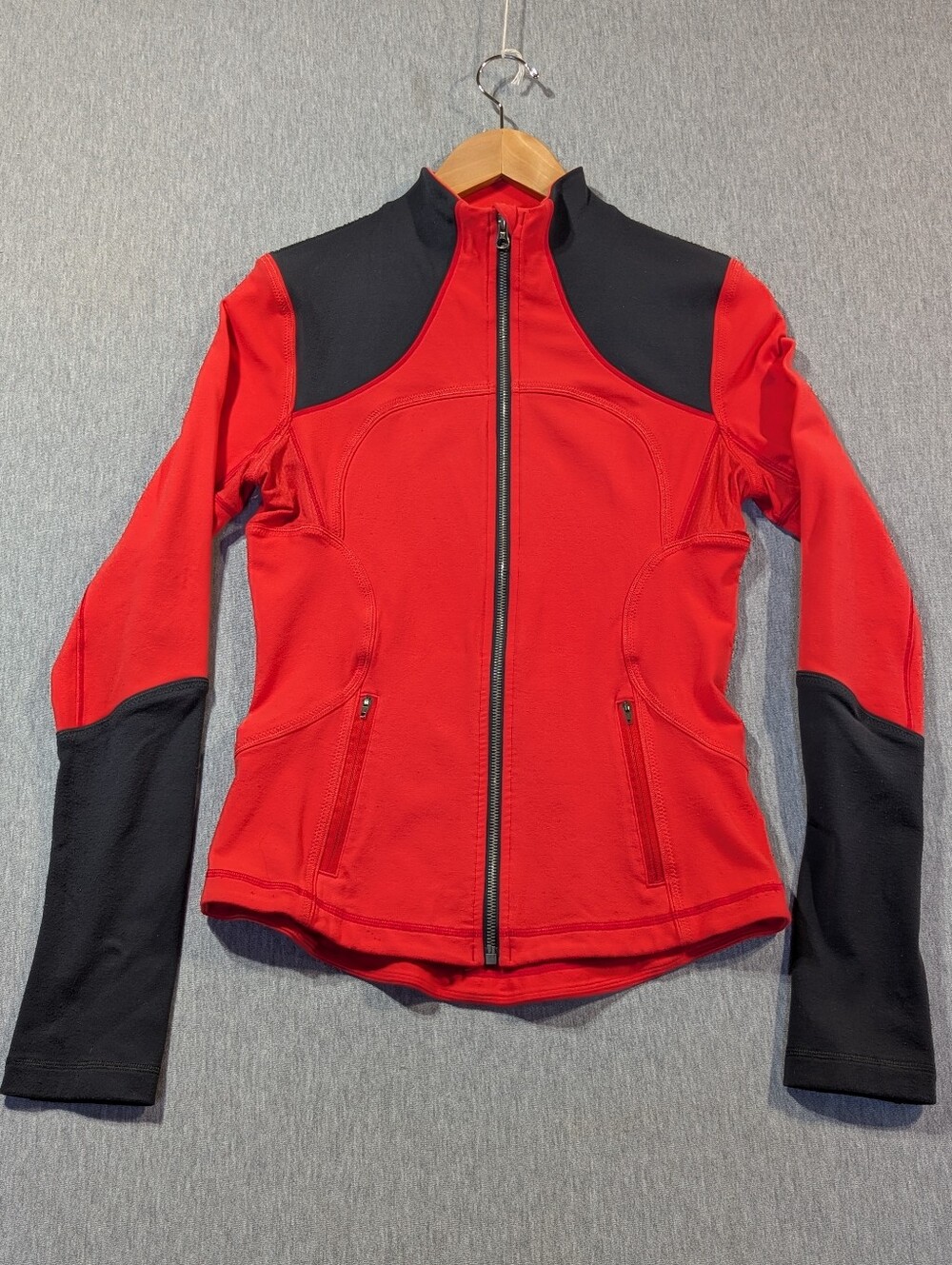 Lululemon Forme Jacket Women's 8 Vibrant Red Charcoal